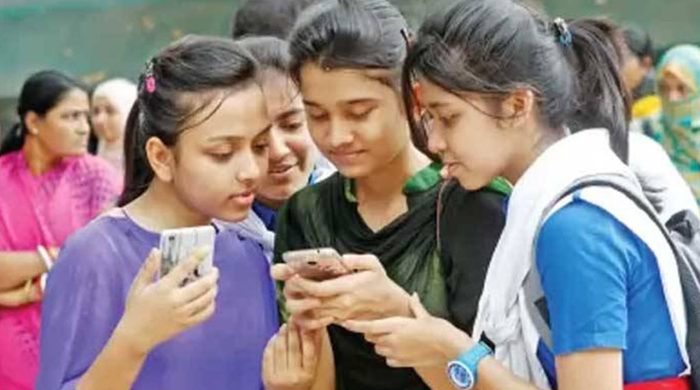 চলতি বছরের এসএসসি ও সমমান পরীক্ষার ফল আগামী ১০ জুলাই প্রকাশ করা হবে