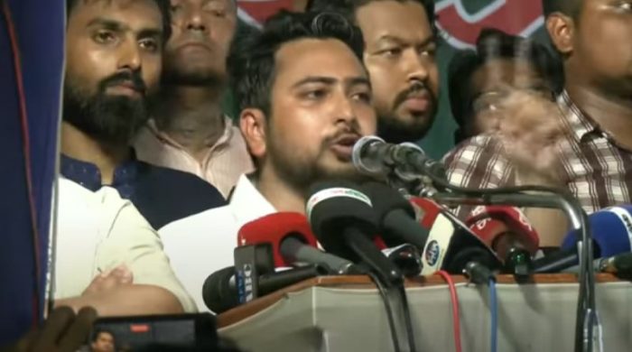 নাহিদ ইসলাম রাজশাহীতে পদযাত্রায় বক্তব্য দিচ্ছেন – ৬ জুলাই ২০২৫